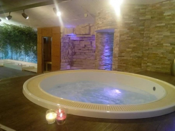 Переливной спа бассейн Sunrans SR818